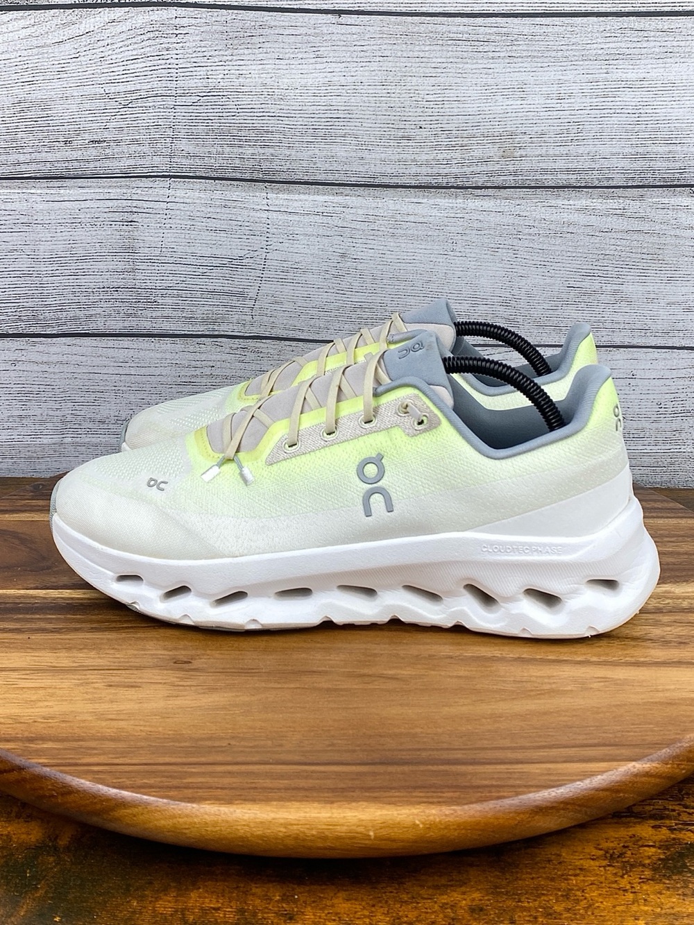 ON Running Cloudtilt Lime Ivory Speed Laces Shoes Women’s Sneaker Size 11